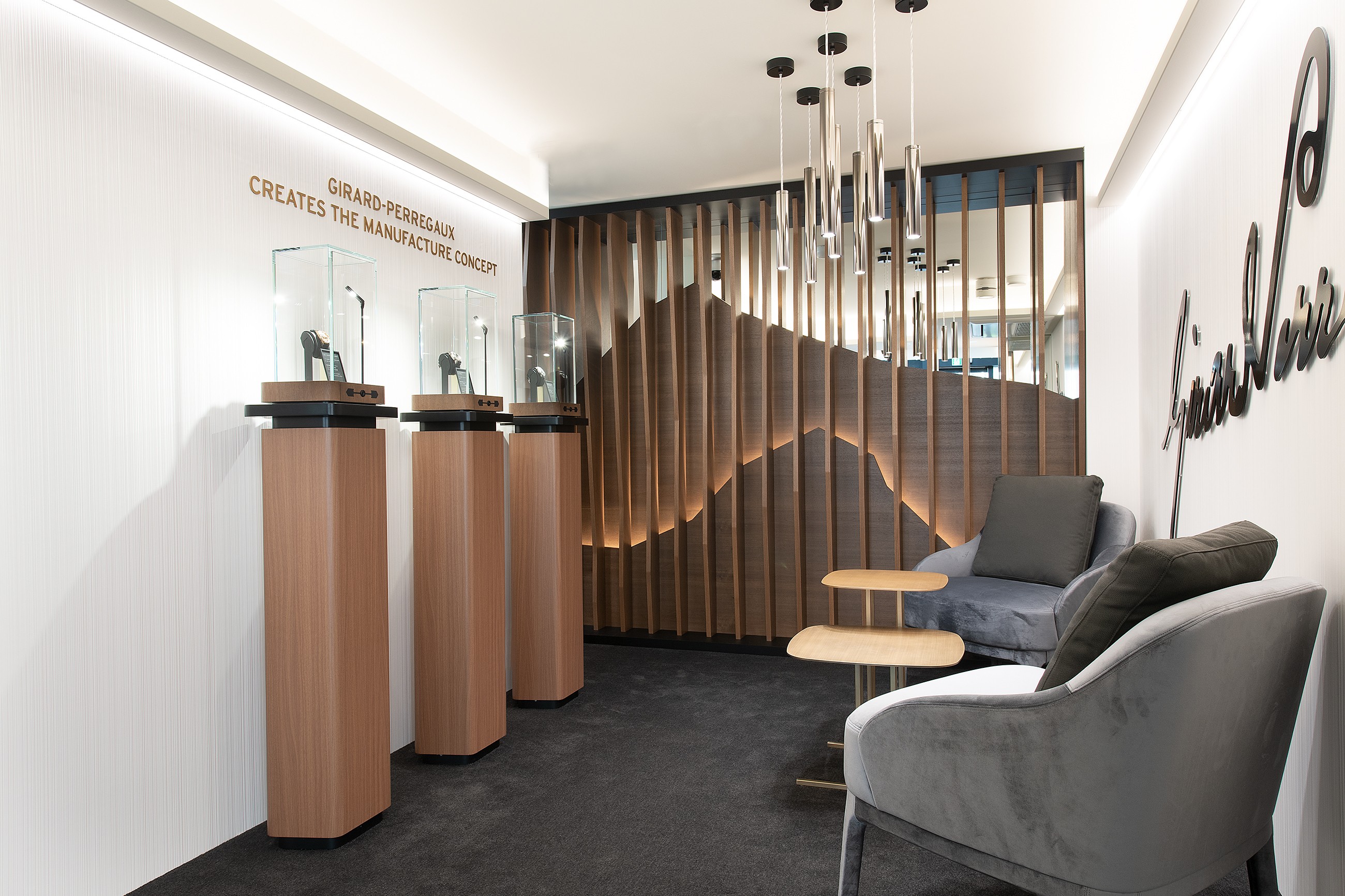 Girard-Perregaux Boutique - Osaka - 3