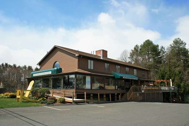 O.W. Lee Outdoor Furniture Store South Hadley - 1