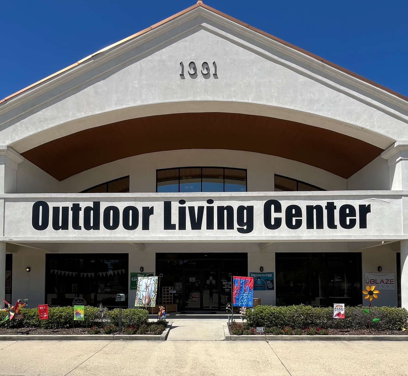 O.W. Lee Outdoor Furniture Store COVINGTON - 1
