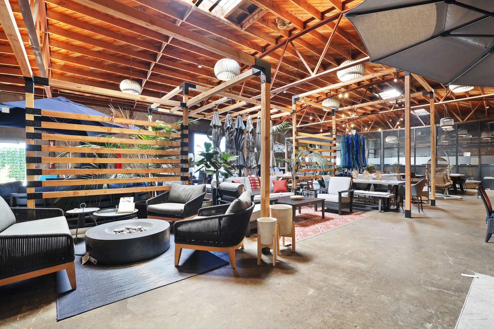 O.W. Lee Outdoor Furniture Store San Diego - 1