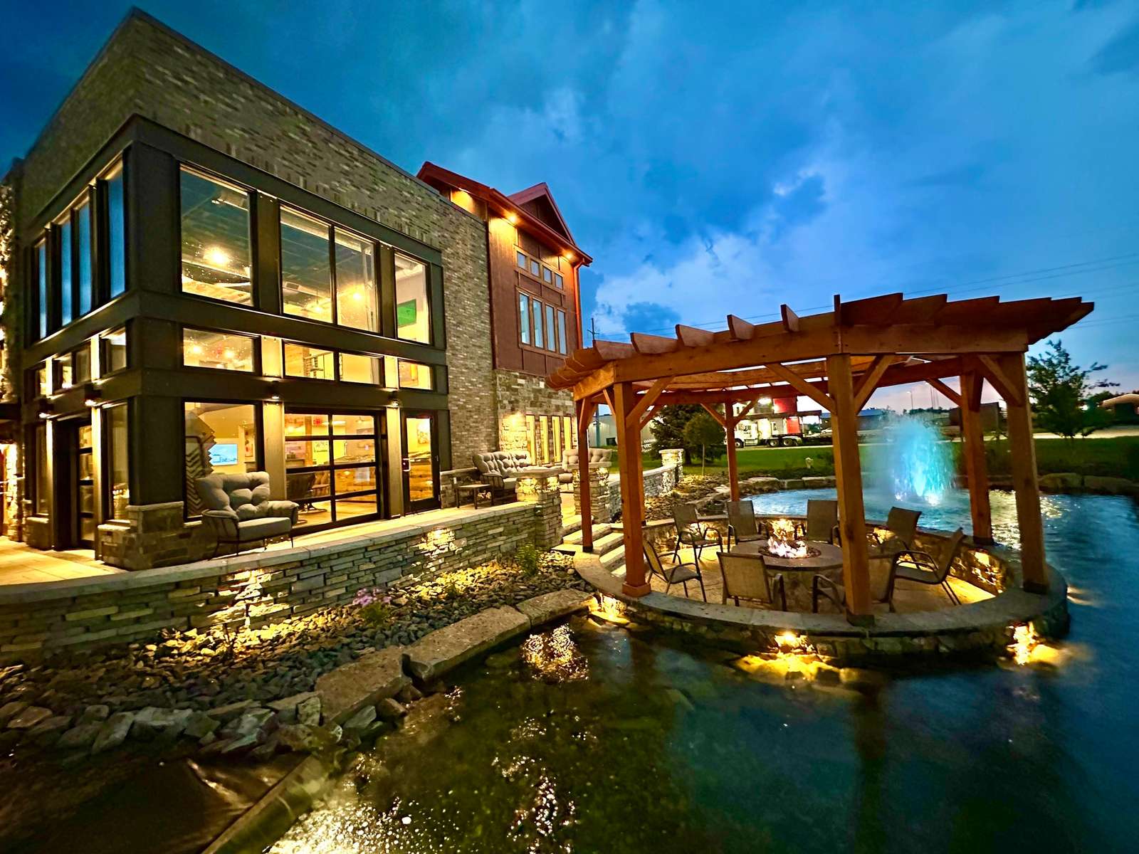O.W. Lee Outdoor Furniture Store Fargo - 1