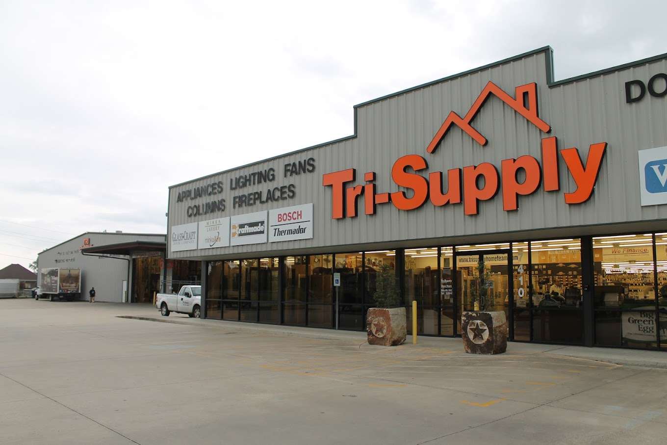 O.W. Lee Outdoor Furniture Store TEMPLE - 1
